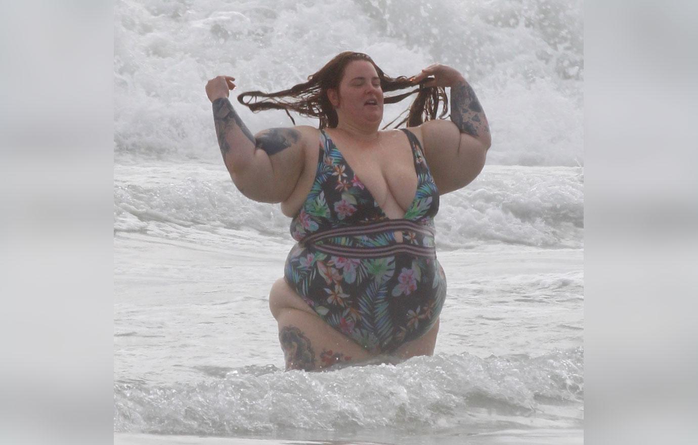 Tess Holliday spends the day at Malibu beach in a one piece bikini.