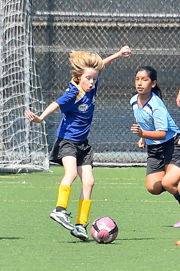 Zahara & Shiloh Jolie-Pitt Playing Soccer