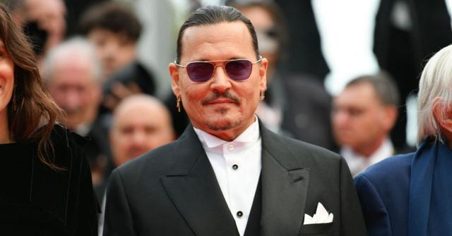 johnny depp praised cannes audience hollywood return court win amber heardjpg