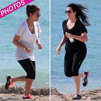 //kourtney khloe kardashian work out beach