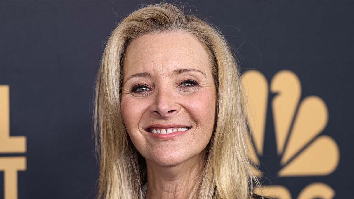 Andrew Cunanan allegedly pestered Lisa Kudrow at a dinner party.