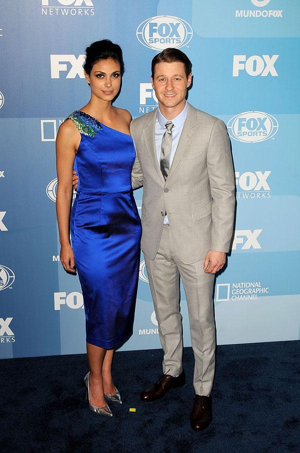 //gotham morena baccarin pregnant baby bump photos