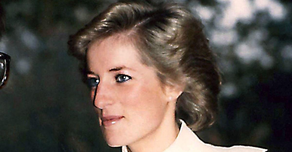 queen-elizabeth-mega-3