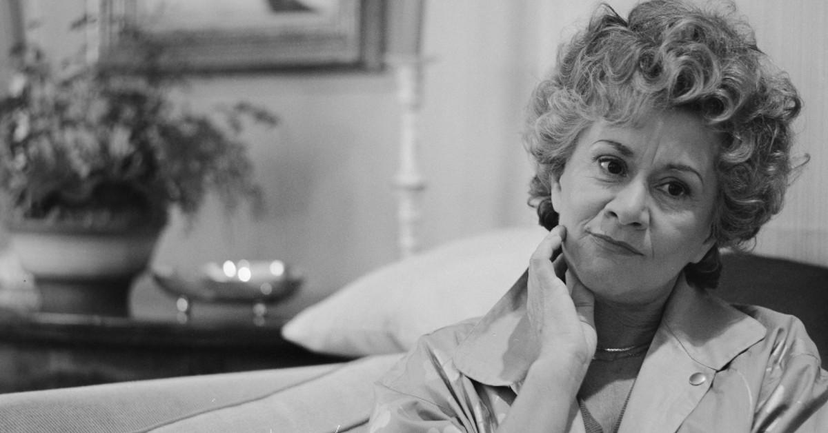 oscar nominated dame joan plowright has died aged  after rollercoaster life that saw her marry laurence olivier