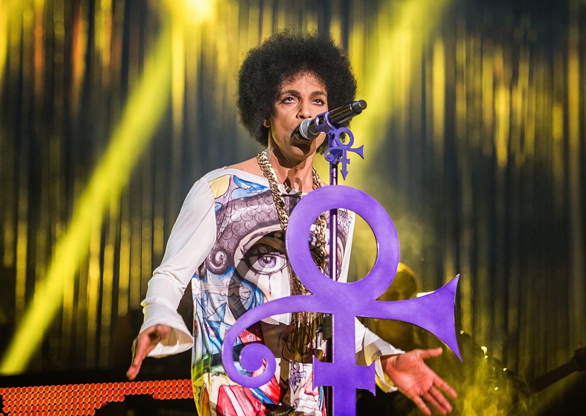 Jill Jones claimed Prince punched her during a 1984 hotel confrontation after she slapped the singer for kissing her friend.