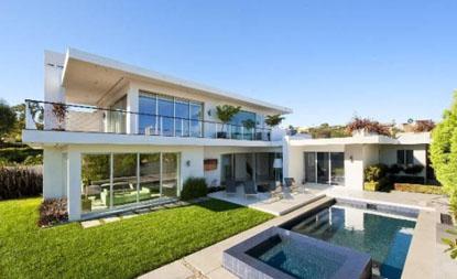 //matthew perry sells la home