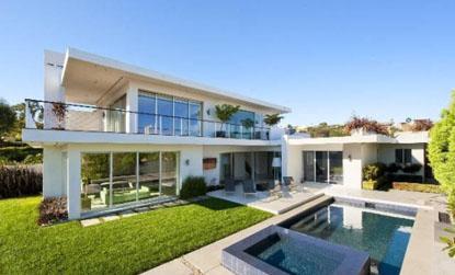 //matthew perry sells la home