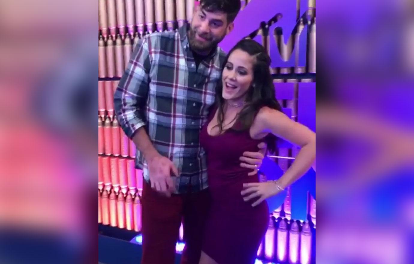 //jenelle evans holds baby bump pregnancy rumors teen mom