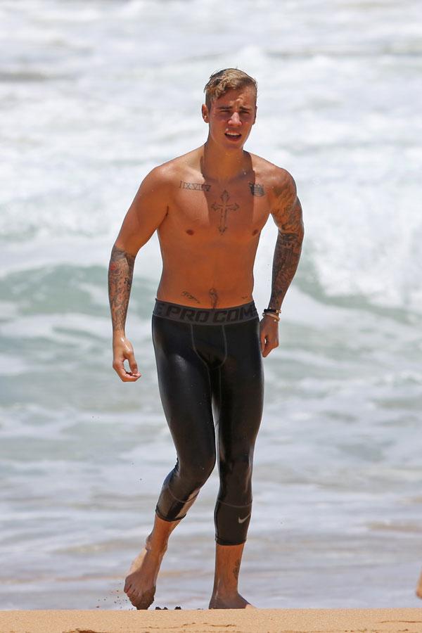 Justin Bieber Goes Shirtless On Vacation In Hawaii Photo My Xxx Hot Girl 2199