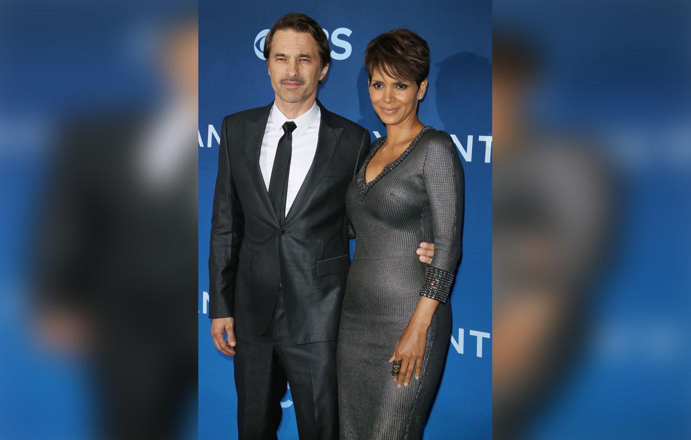 HALLE BERRY AND OLIVER MARTINZ LONG- Thanksgiving Fights gallery