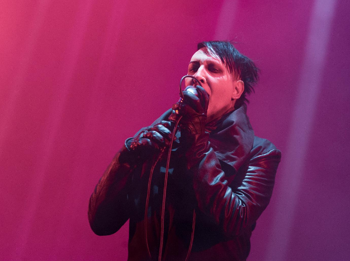 marilyn manson peforms gallery pic