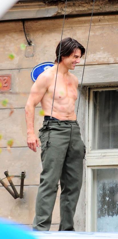 Tom Cruise, Shirtless On MI4 Set