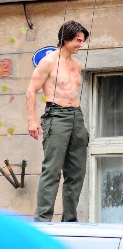 Tom Cruise, Shirtless On MI4 Set