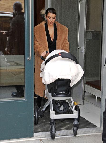 Kim Kardashian & North Step Out In New York