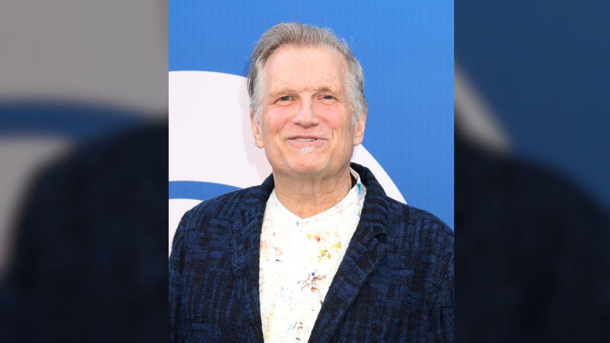 Drew Carey admitted he ignored 'heart attack symptoms' while jogging in 2001.