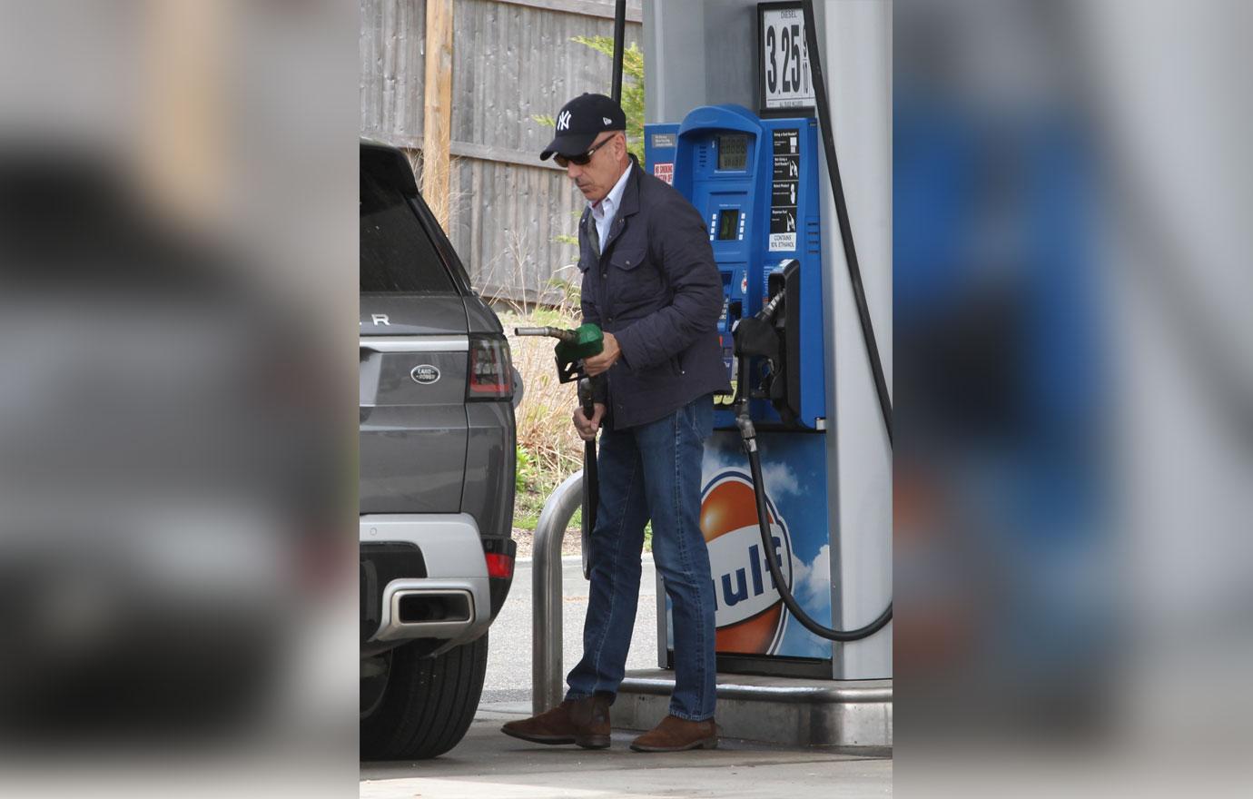 Matt Lauer – Former ‘Today’ Show Host Hides Out In Hamptons