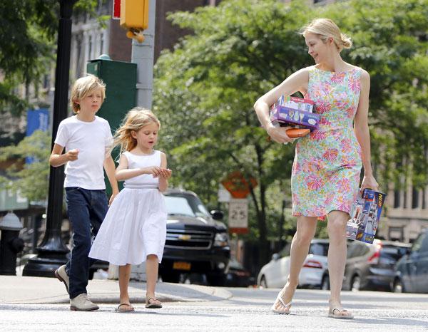 //kelly rutherford custody battle daniel giersch kids nyc