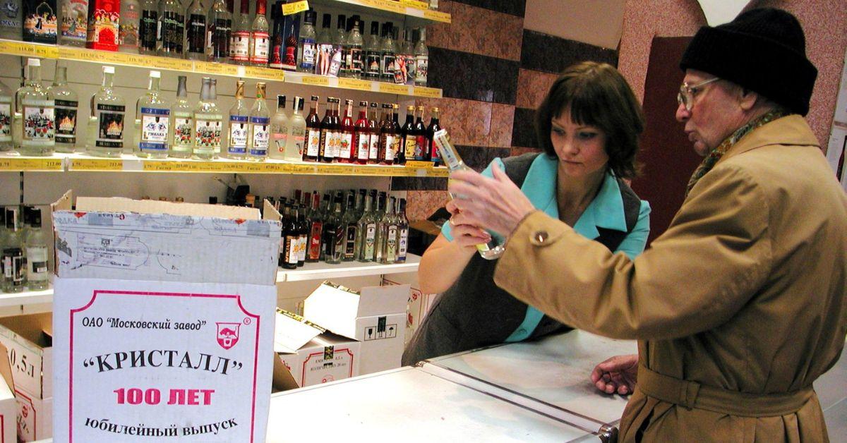 Alcohol-related Crimes Soar in Russia Following Putin's War Against Ukraine