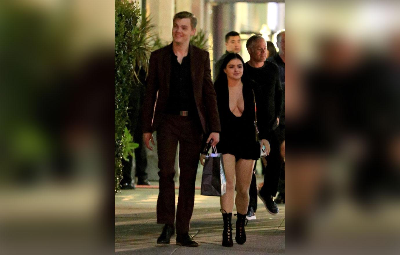 //Ariel Winter Boobs Cleavage Boyfriend Date