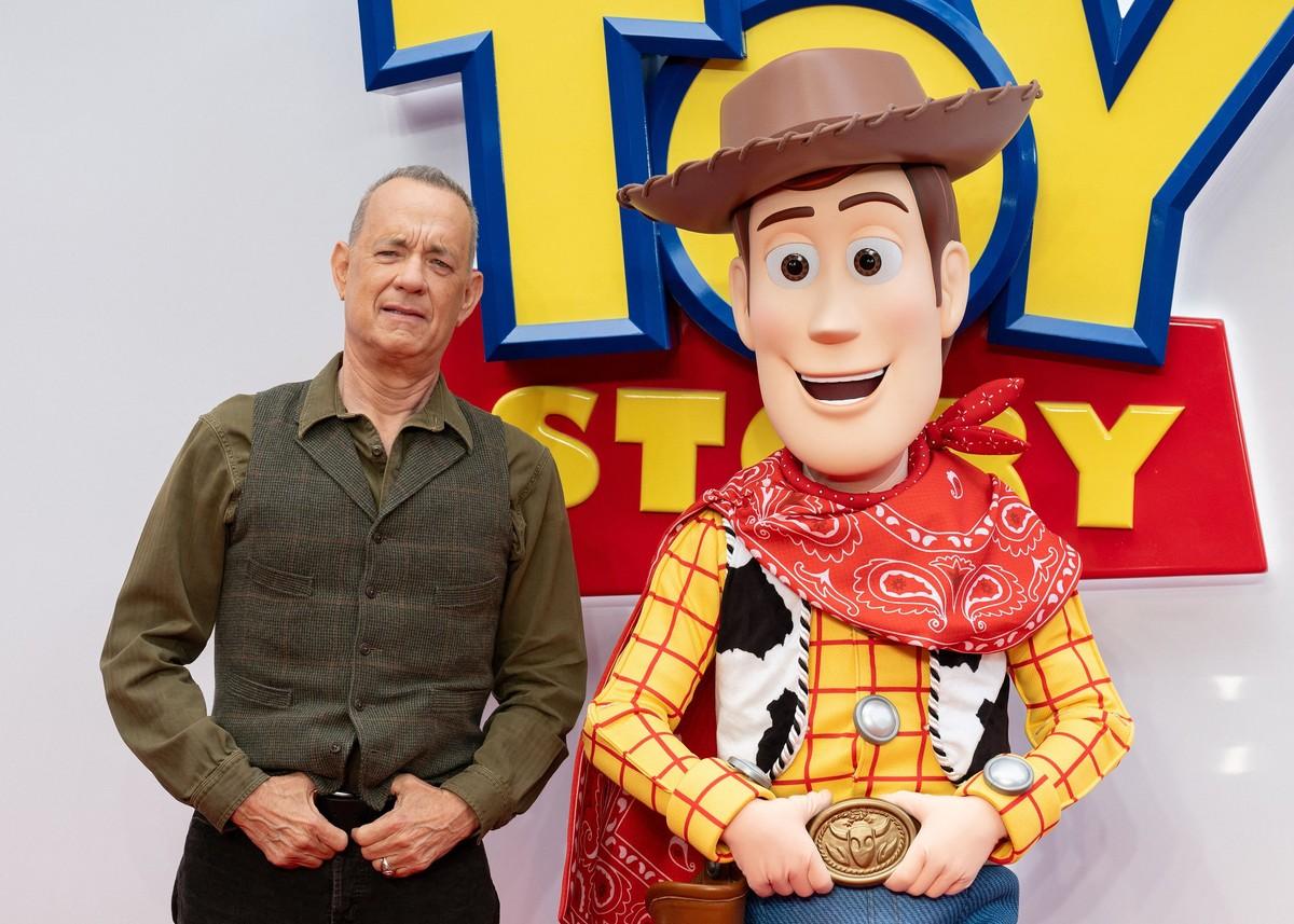 Tom Hanks' appearance at the London premiere of 'Toy Story 5' sparked comparisons to his dramatic weight loss for 'Cast Away.'