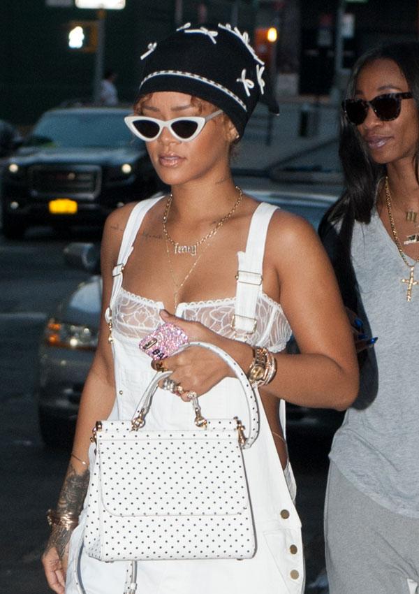 Rude Gal! Rihanna Shows Her Nipples In A See Through Bra! Exposed In 8  Clicks!