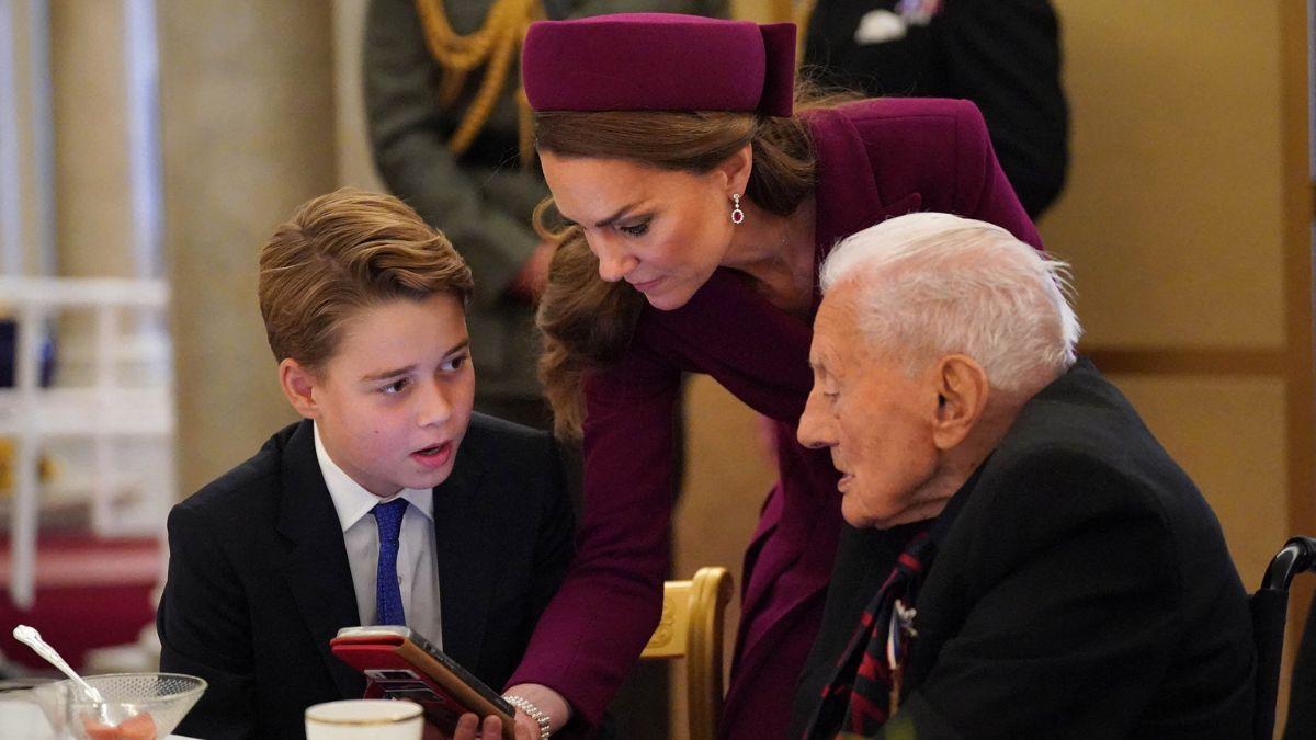 Photo of Prince George and Kate Middleton