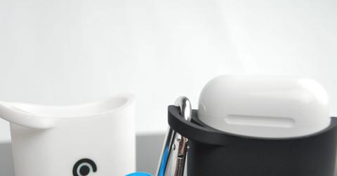 //Apple AirPods Case