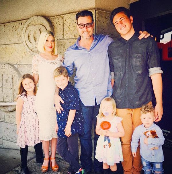 Tori Spelling Benihana Photos