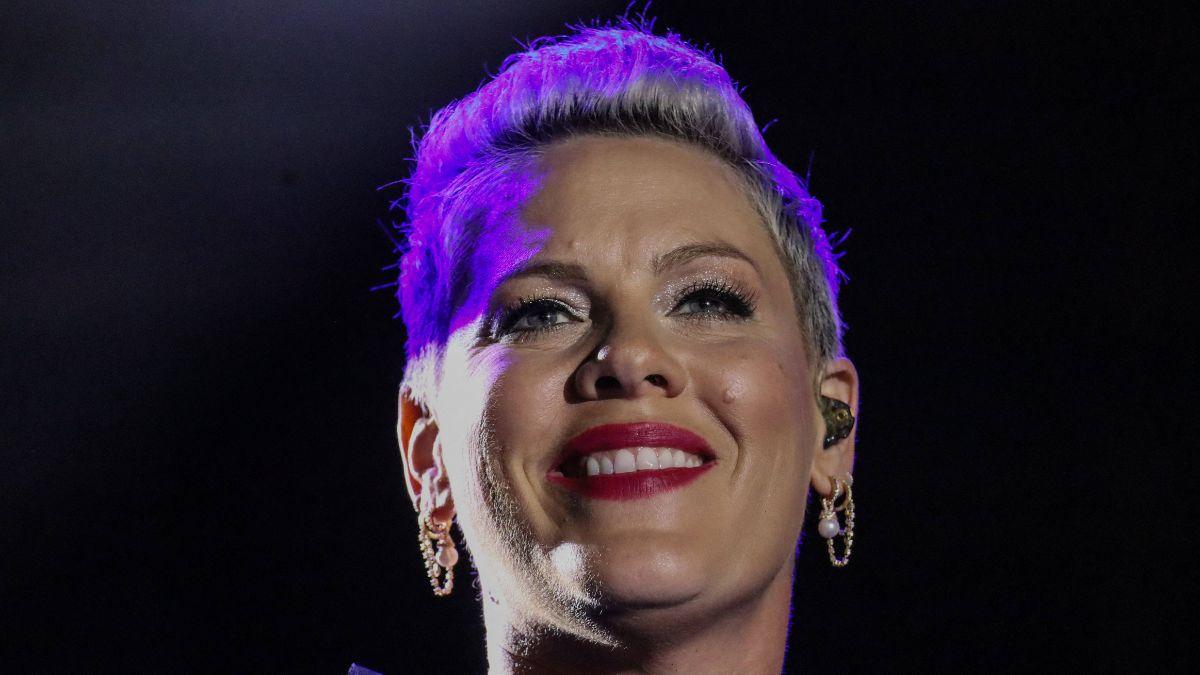 An insider said Pink believes her relationship with Hart can withstand recent challenges and ongoing tensions.