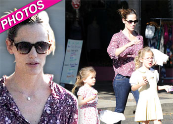 Life Is Sweet! Jennifer Garner Takes Violet And Seraphina Out For Ice Cream