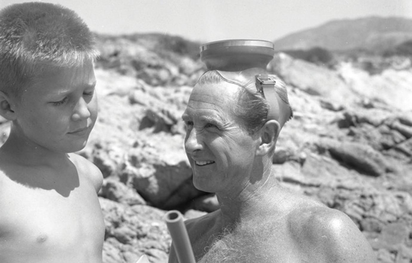 Lloyd Bridges starred with his youngest son, Jeff Bridges, in this still from the syndicated television show Sea Hunt.