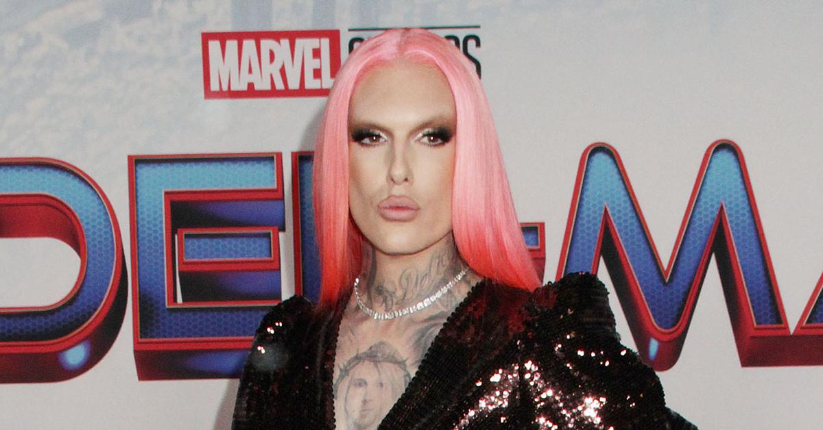Nfl Boo Jeffree Star's Fans Scramble To Uncover Who His 'NFL Boo' Is