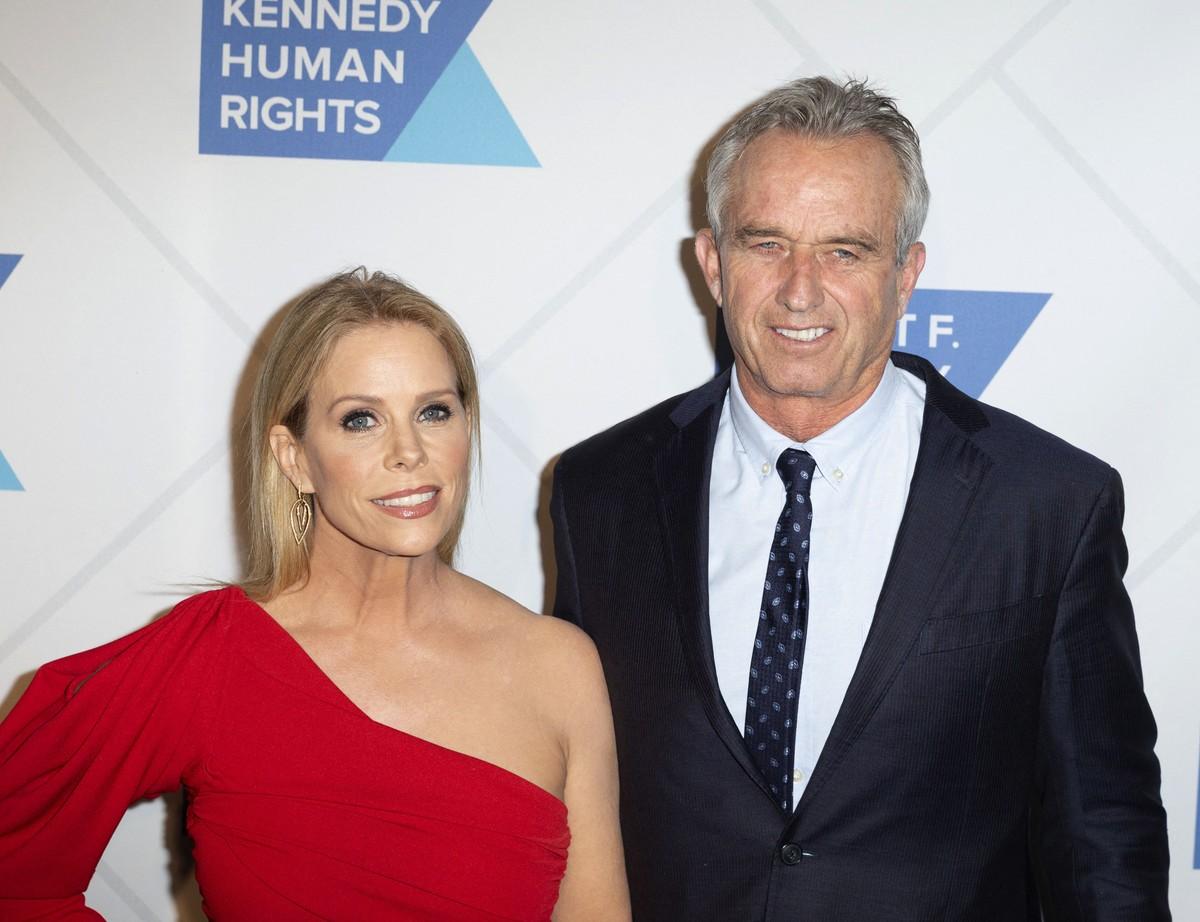 A source said Cheryl Hines was drawn to Robert F. Kennedy Jr. amid comparisons to Jacqueline Kennedy and Ethel Kennedy.
