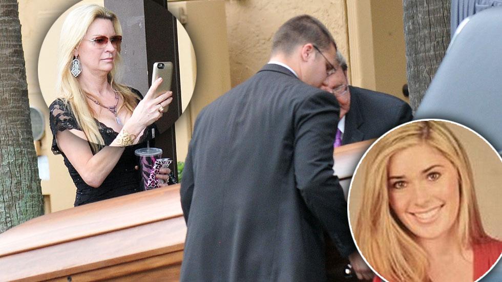 'Queen Of Versailles' Jackie Siegel 'Is Grieving As We All Are' Find