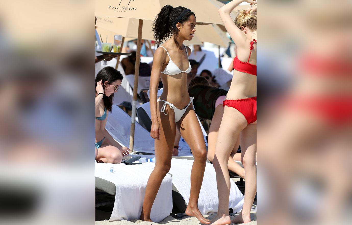 Pics sexy malia obama Sasha Obama