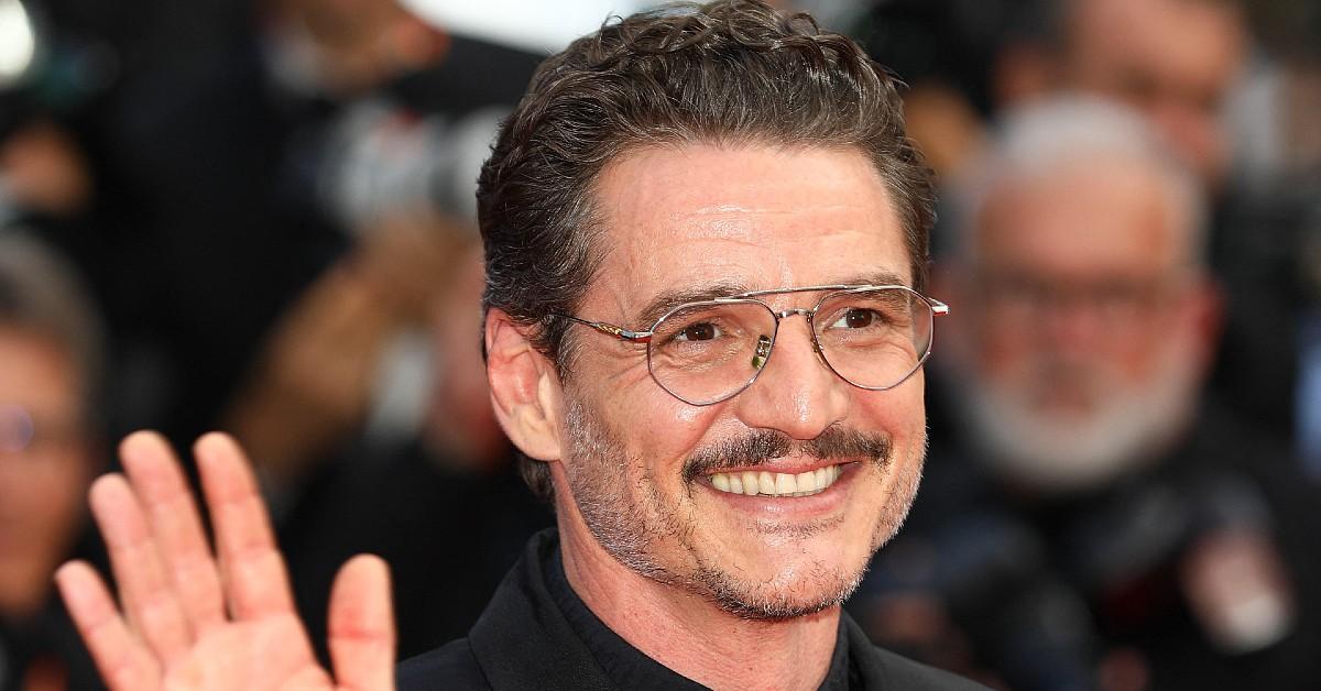 pedro pascal hollywood catfight two actresses fighting jennifer aniston dakota johnson