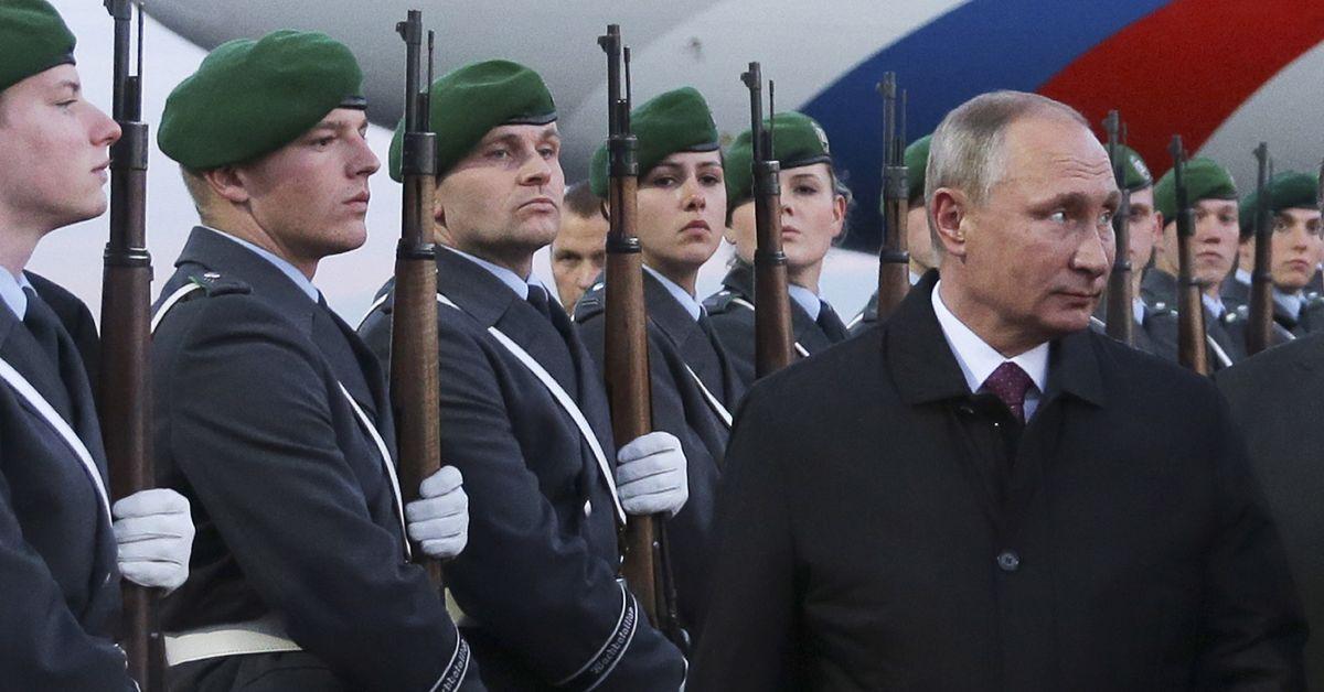 Putin's Troops Using Bodies Of Dead Soldiers To Protect Against Enemy Forces