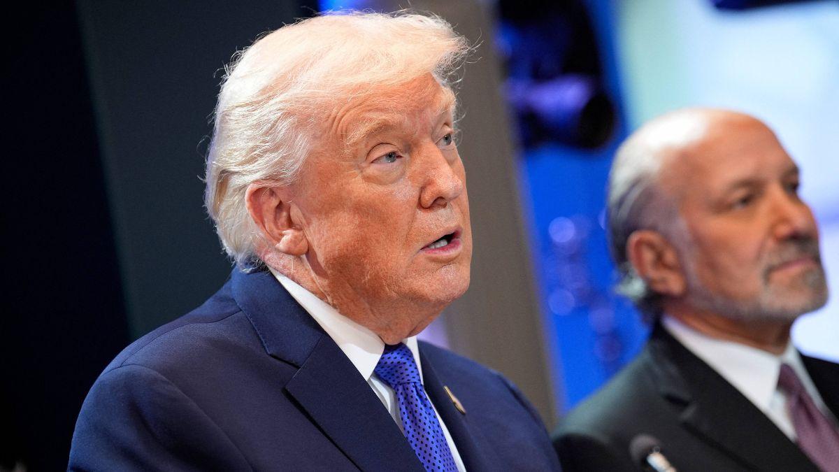 image of Donald Trump greeted high-dollar donors at Mar-a-Lago as tensions erupted overseas.