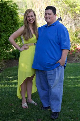 Unlikely Couple -- Anorexic Woman, Obese Man -- Find Love