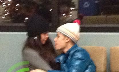 //selena gomez justin bieber salt lake city airport