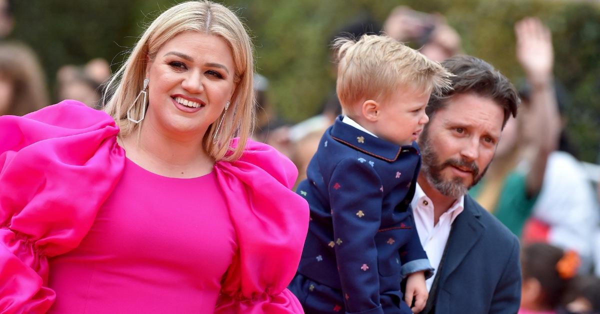 kelly clarkson tries hypnosis to help get past divorce brandon blackstock