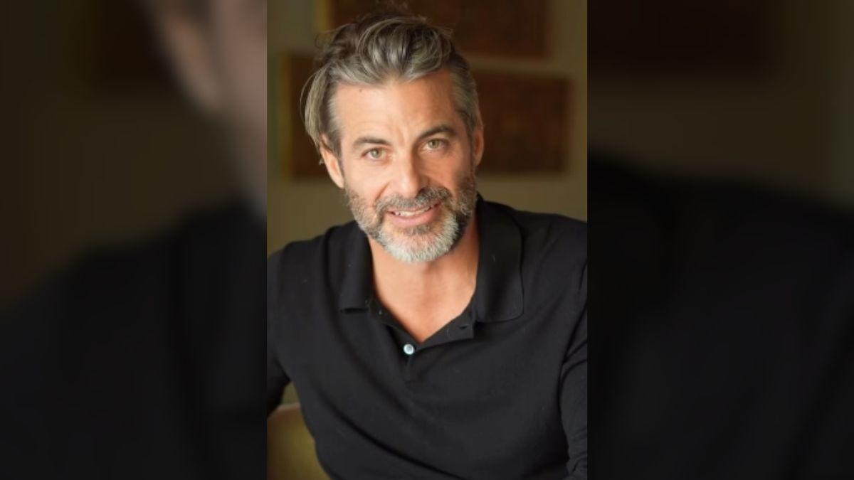 Sources said Curtis has deepened Aniston's interest in New Age spirituality, including tarot and psychic readings.