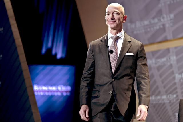 Jeff Bezos Cheated With Mistress While Wearing Wedding Ring