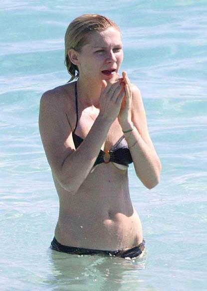 //kirsten dunst underboob