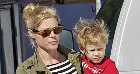 //julie bowen son gus square wenn