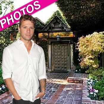 //ryan phillippe house post