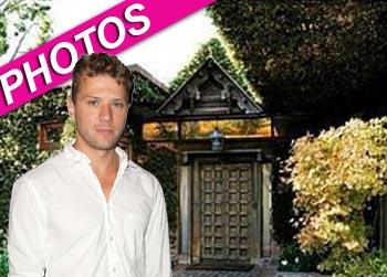 //ryan phillippe house post