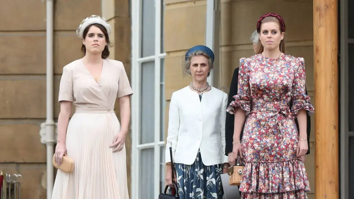 Photo of Princesses Beatrice and Eugenie