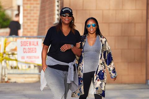 It's Good To Be Queen! Latifah Enjoys Romantic Stroll With Pretty ...