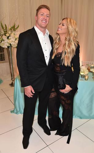 Hot Hubby! Kim Shows Off NAKED Kroy Biermann In Sexy Snap